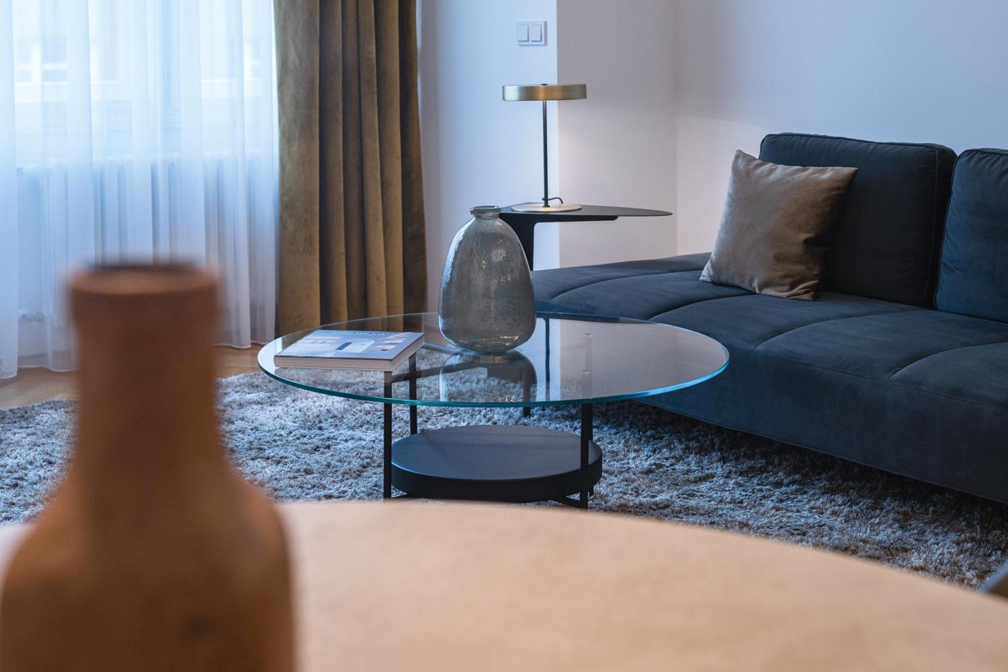 Days - Luxury In Hip Area - 