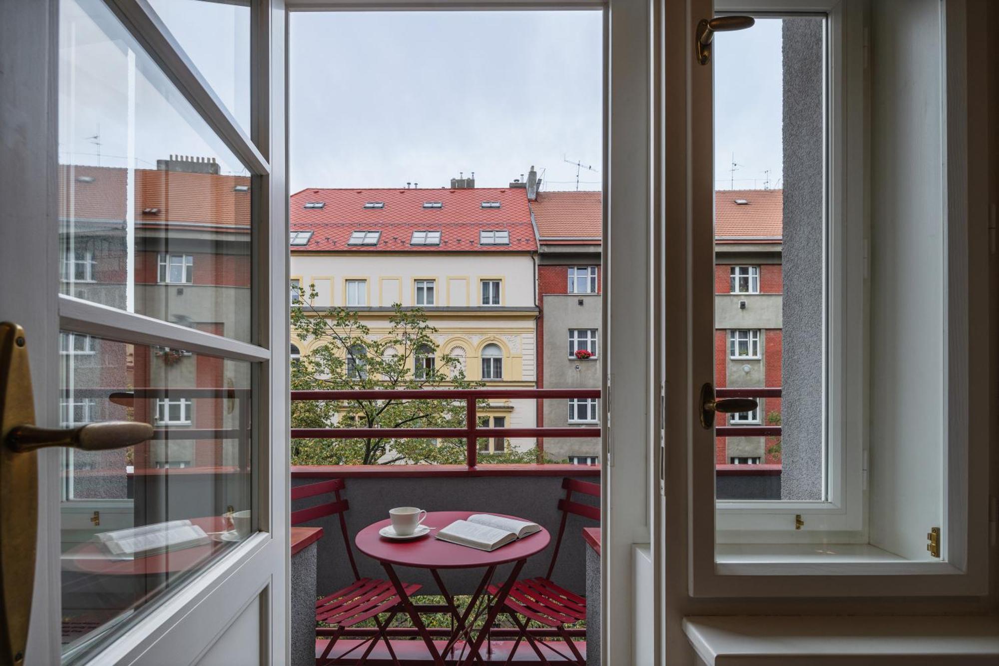 Days - Luxury In Hip Area - 