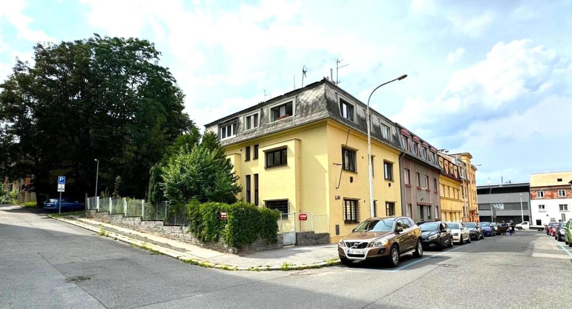 Hillside Aparthotel