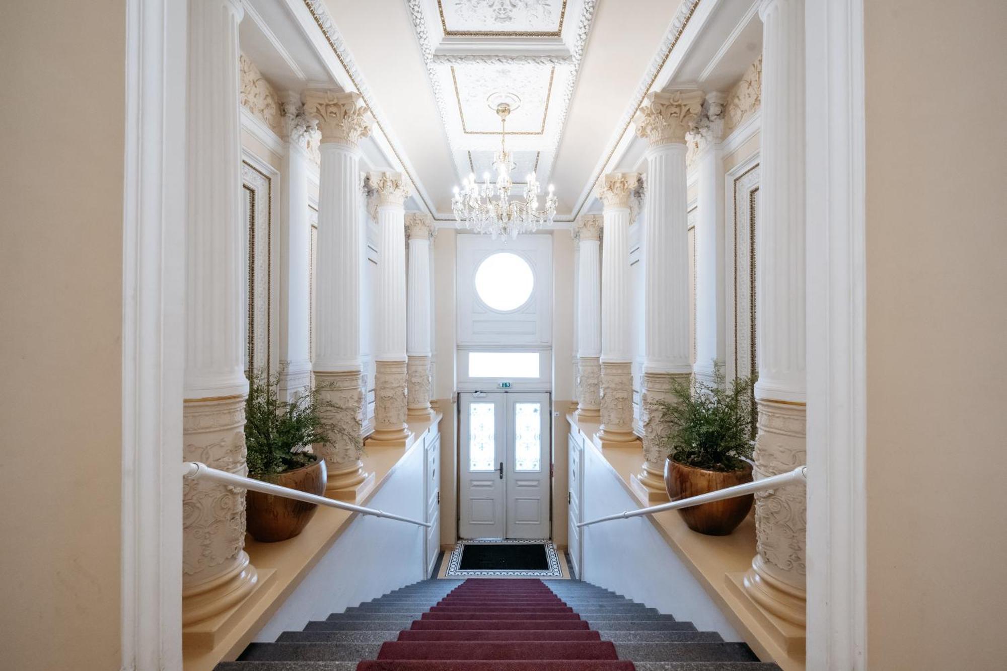 Days - National Museum Apartmán