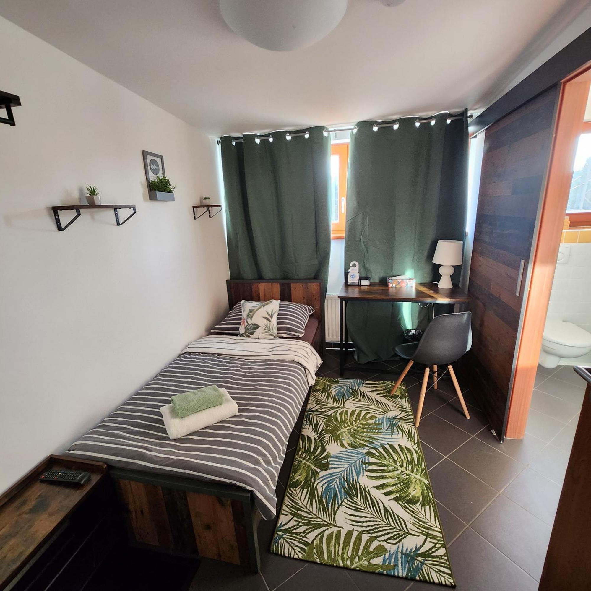 Gæstehus A Restaurace Simanda 3*