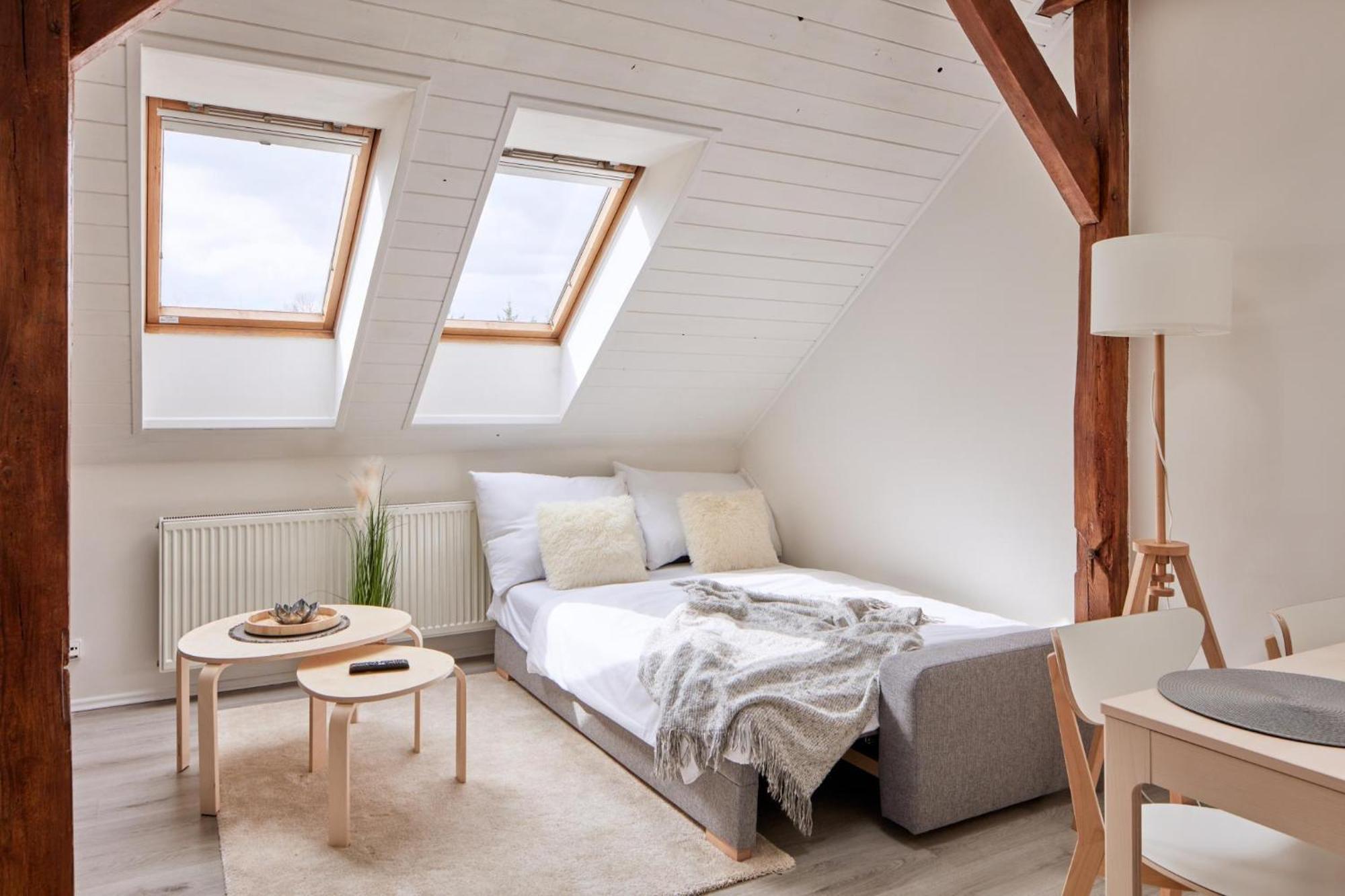 Days - Bright - Fast Wifi - Quiet Area Apartment