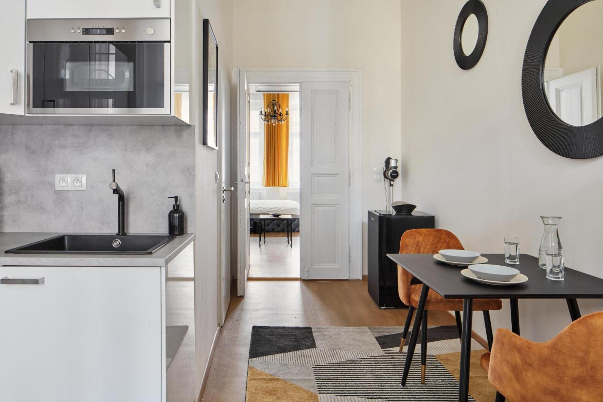 Days - Sunlit 1bdr - Netflix - Yet Quiet - New Town Apartment *