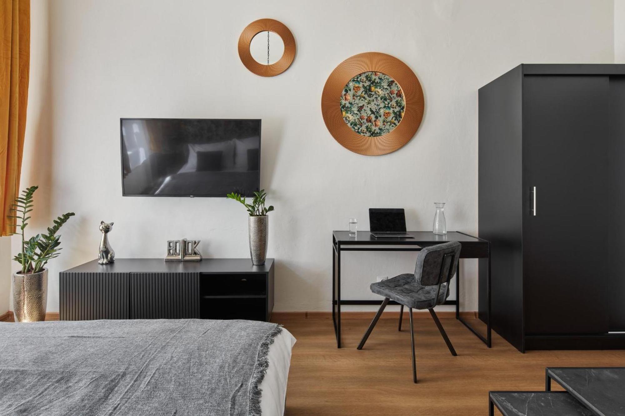 Apartment Days - Sunlit 1bdr - Netflix - Yet Quiet - New Town Prague
