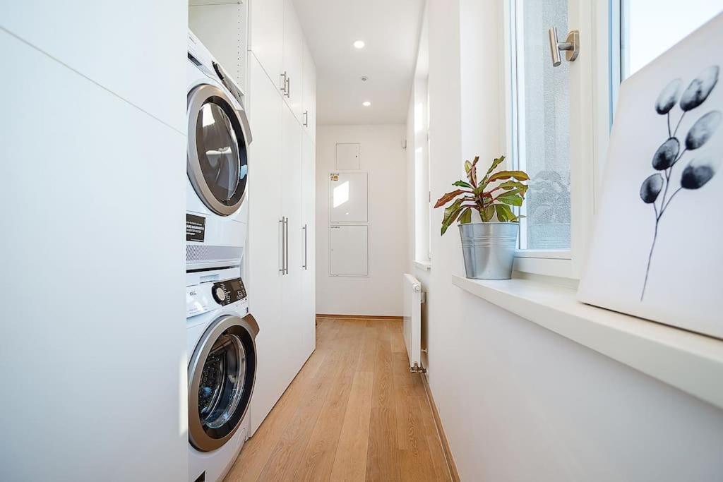 High-class Rooftop Apt. With Spacious Terrace Apartment