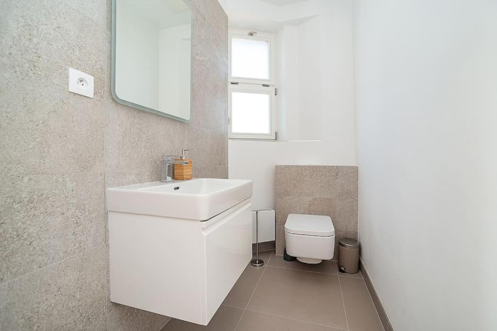 High-class Rooftop Apt. With Spacious Terrace Apartment Prag