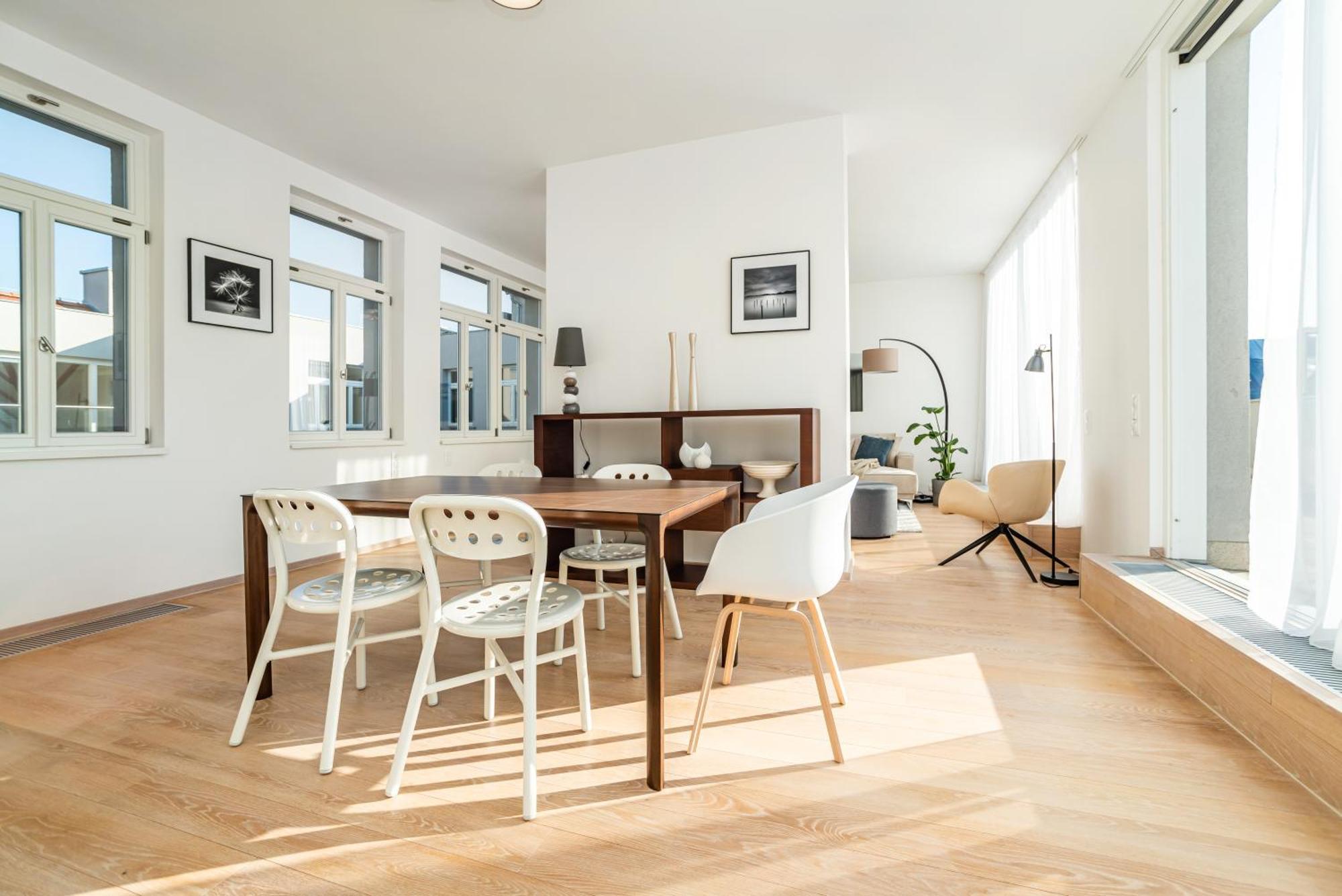 High-class Rooftop Apt. With Spacious Terrace