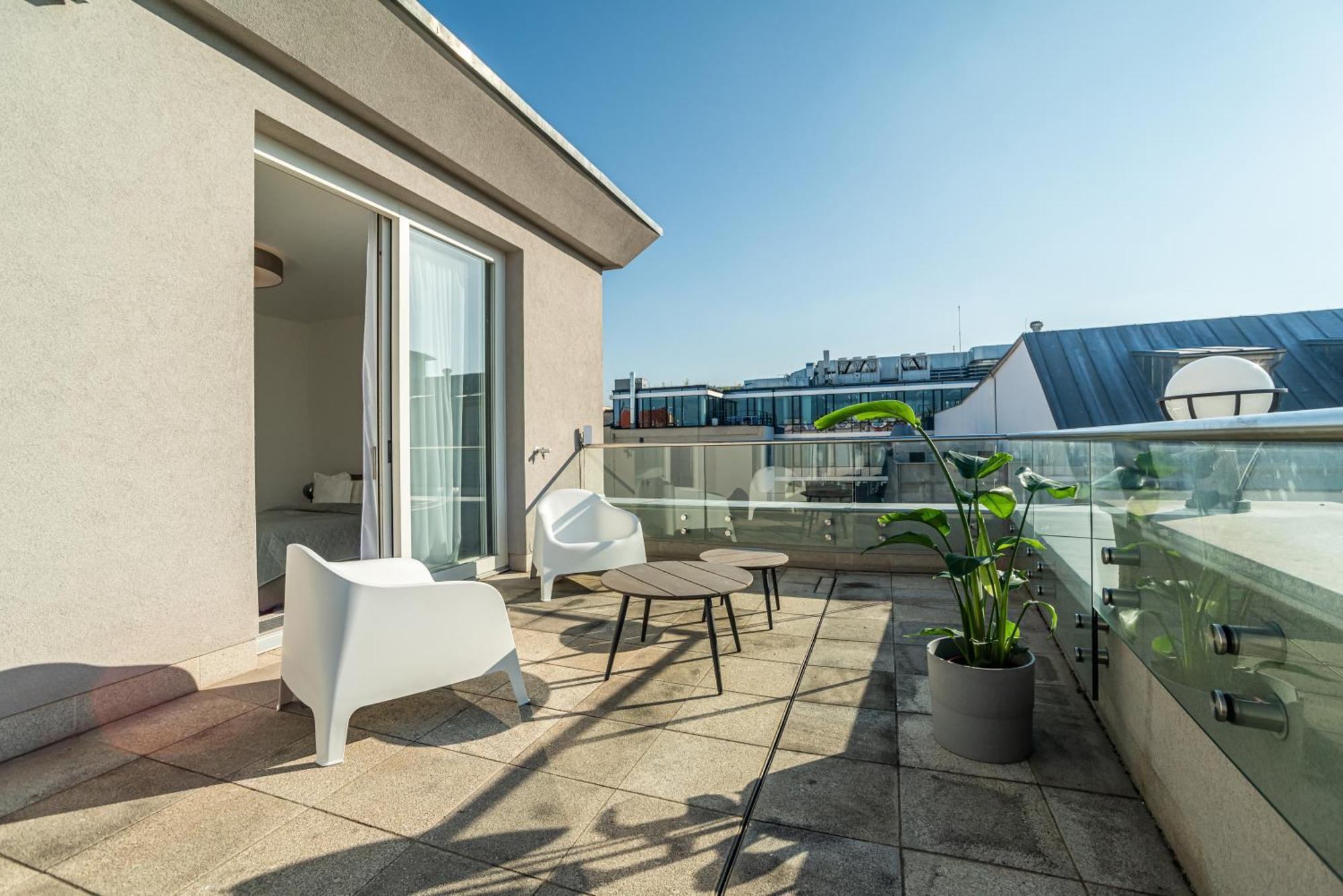 High-class Rooftop Apt. With Spacious Terrace Apartment