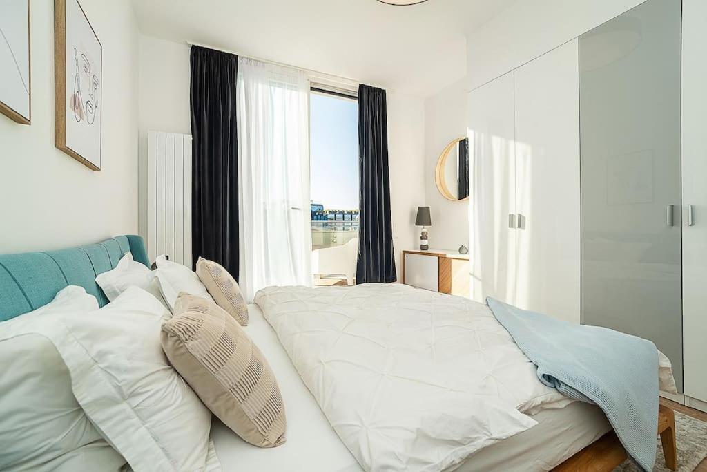 Apartment High-class Rooftop Apt. With Spacious Terrace