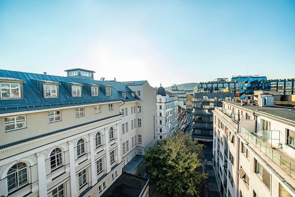 Apartment High-class Rooftop Apt. With Spacious Terrace *