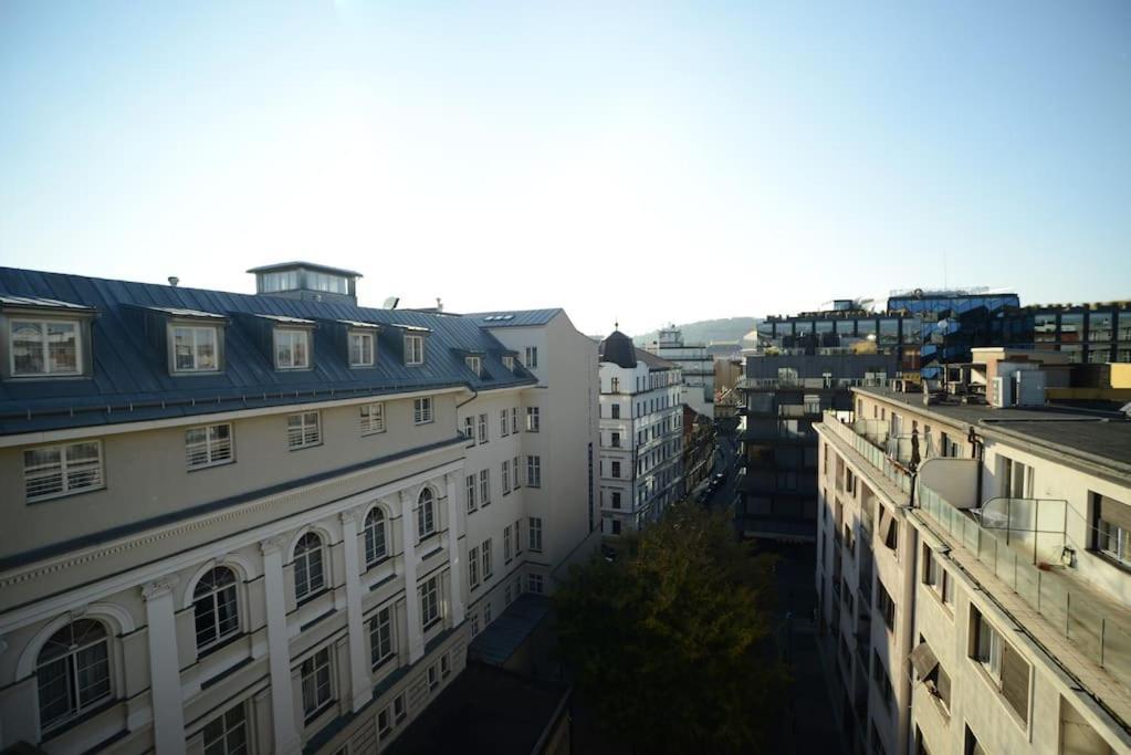 High-class Rooftop Apt. With Spacious Terrace