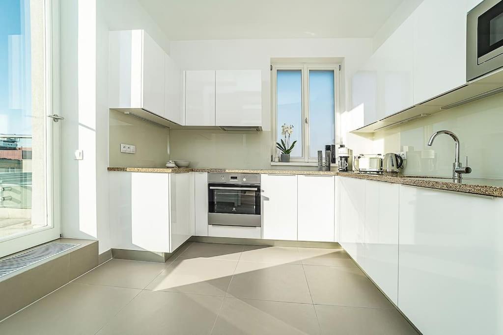 High-class Rooftop Apt. With Spacious Terrace Apartment *