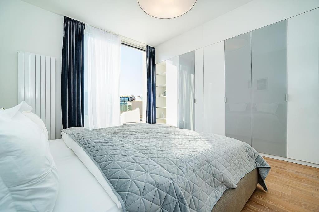 Apartment High-class Rooftop Apt. With Spacious Terrace *
