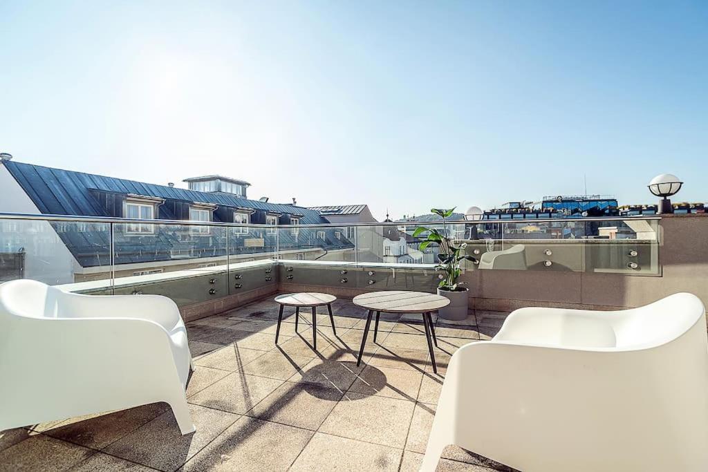 High-class Rooftop Apt. With Spacious Terrace * Prag