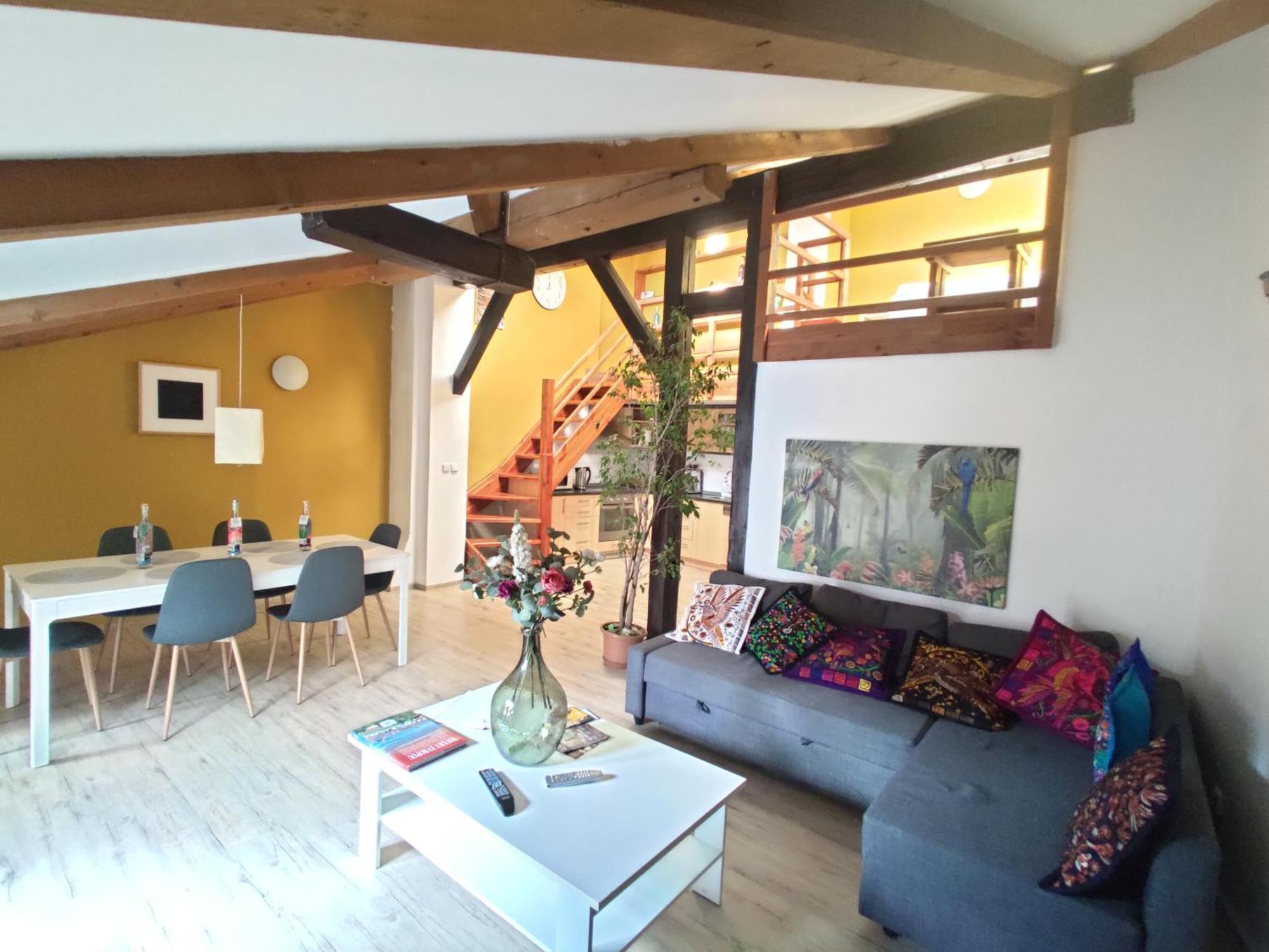 Apartment Cozygem Apt 2 Mins Walk Charles Bridge