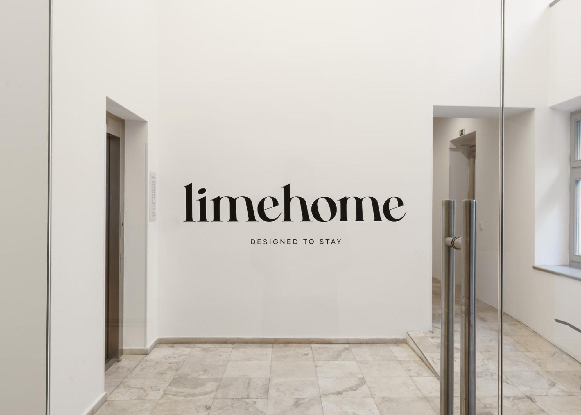 Limehome Halkova 4* Prag