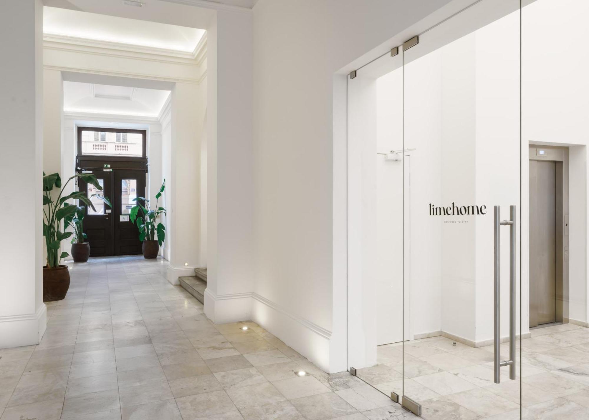 Limehome Halkova Aparthotel Praha