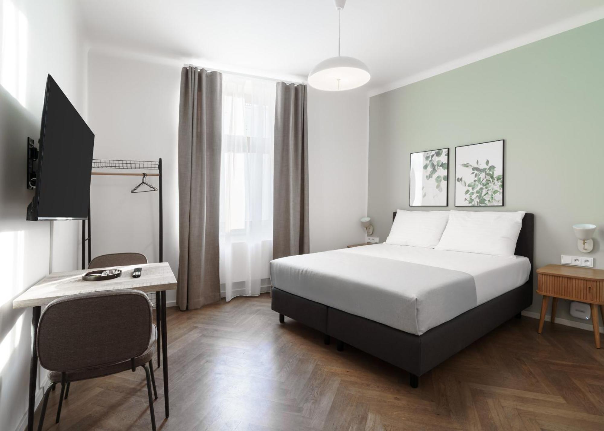 Limehome Halkova Aparthotel 4*