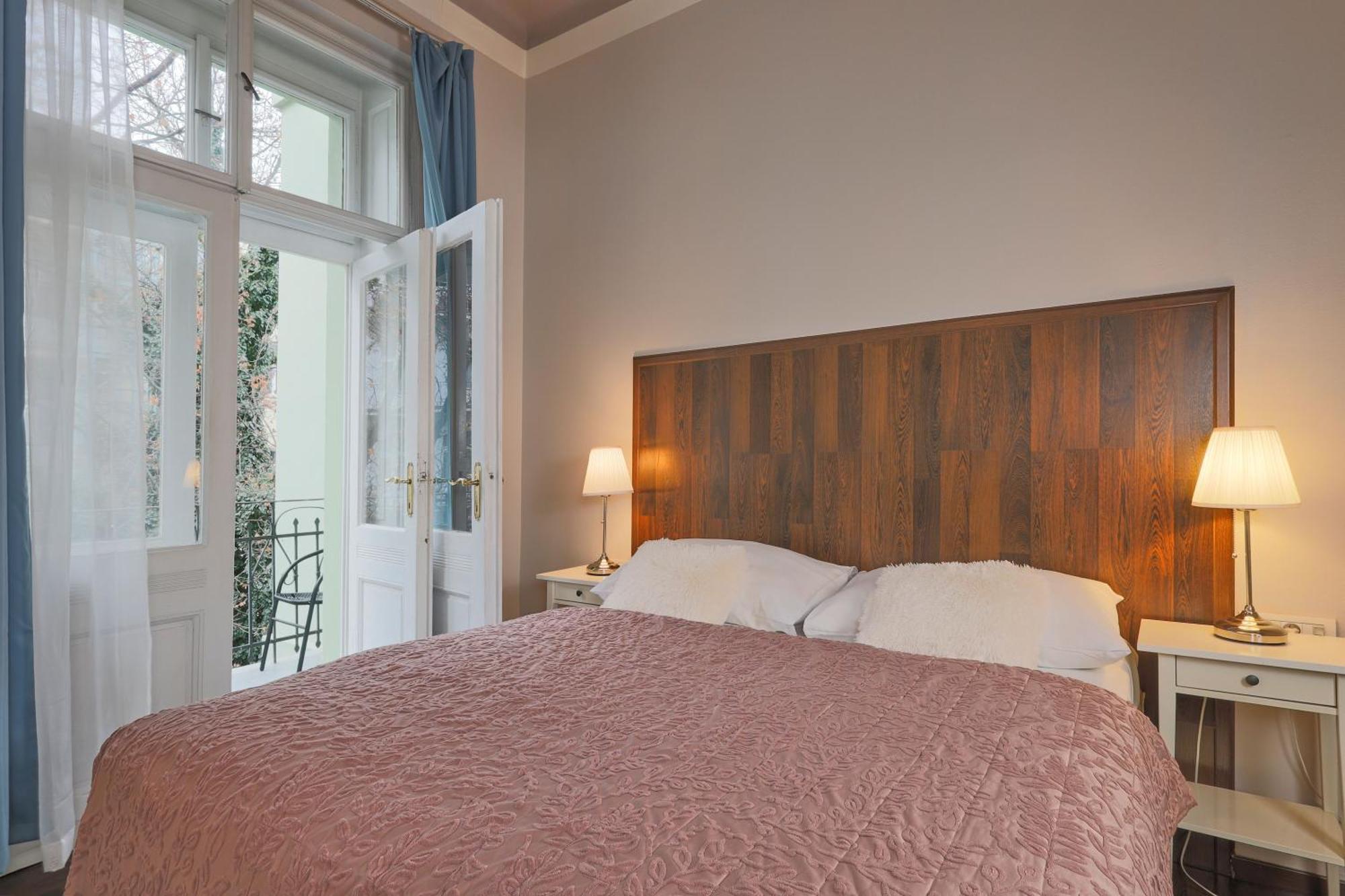 Aparthotel Janackovo - Riverside Prag