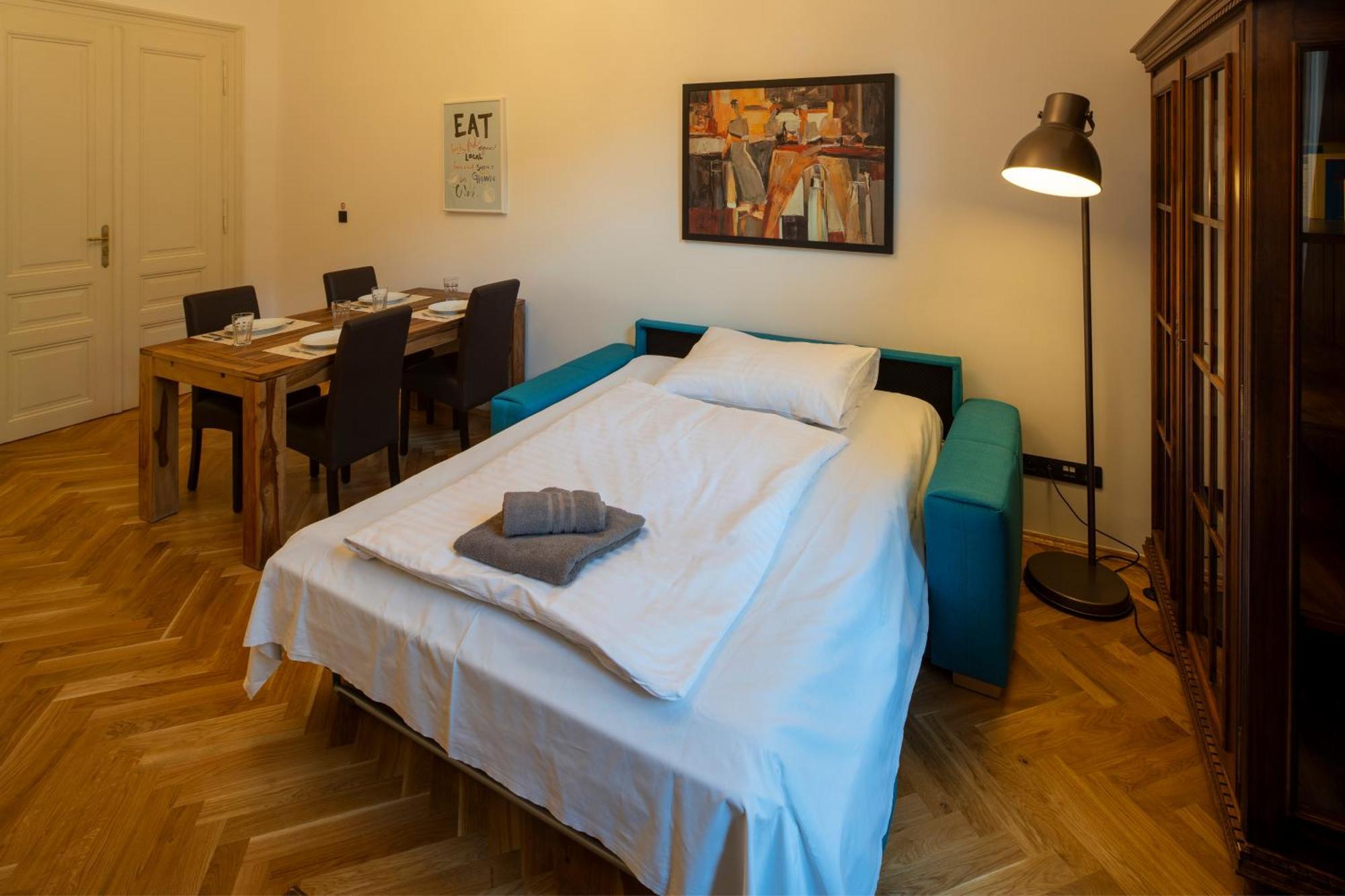 Apartmán Old Town - Michalska 4*
