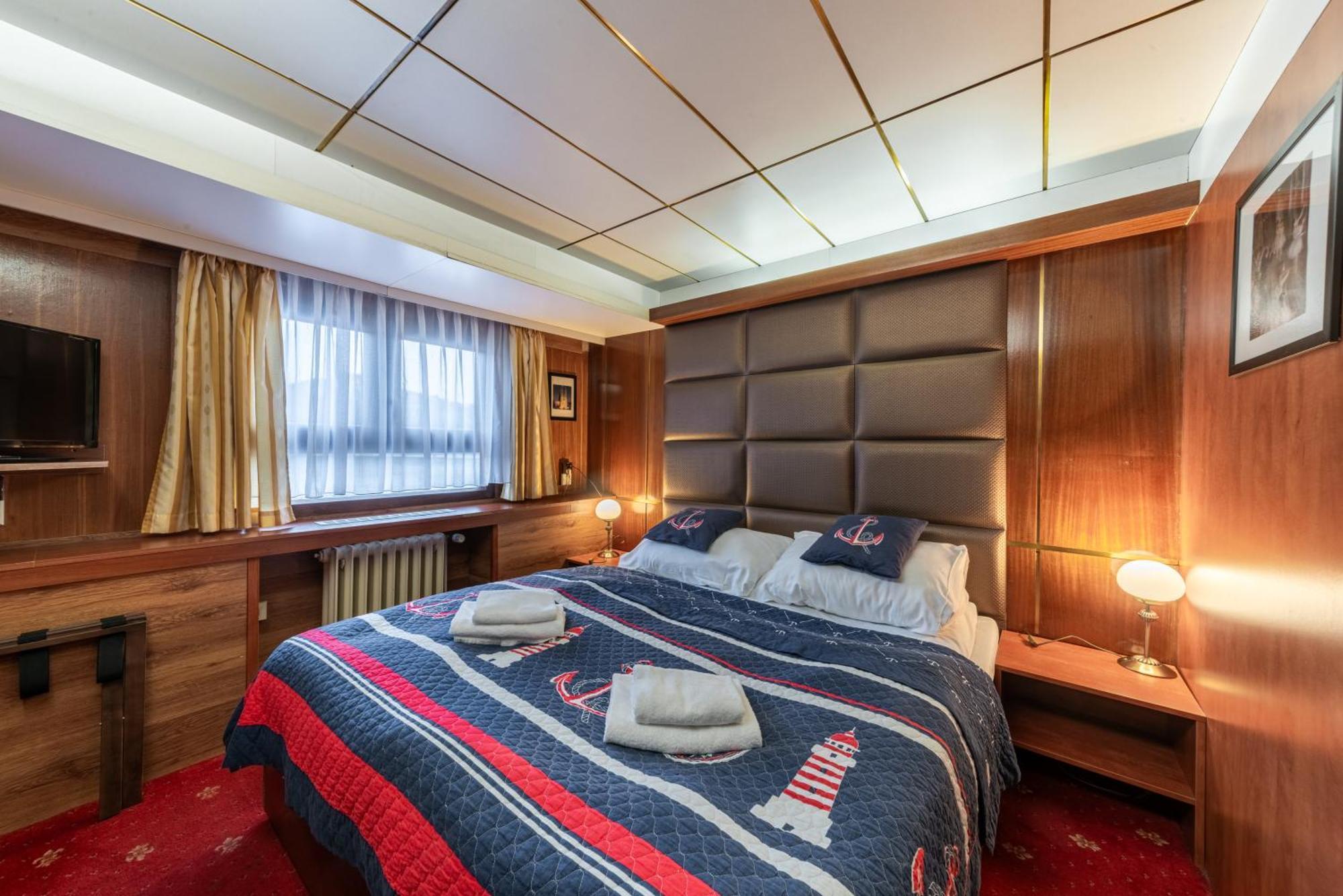 Båthotell Albatros 3*