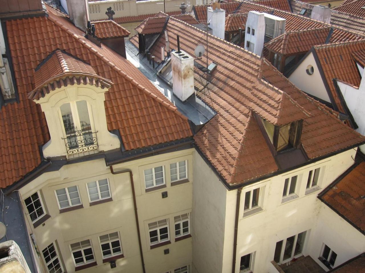 Thunovska Apartment *