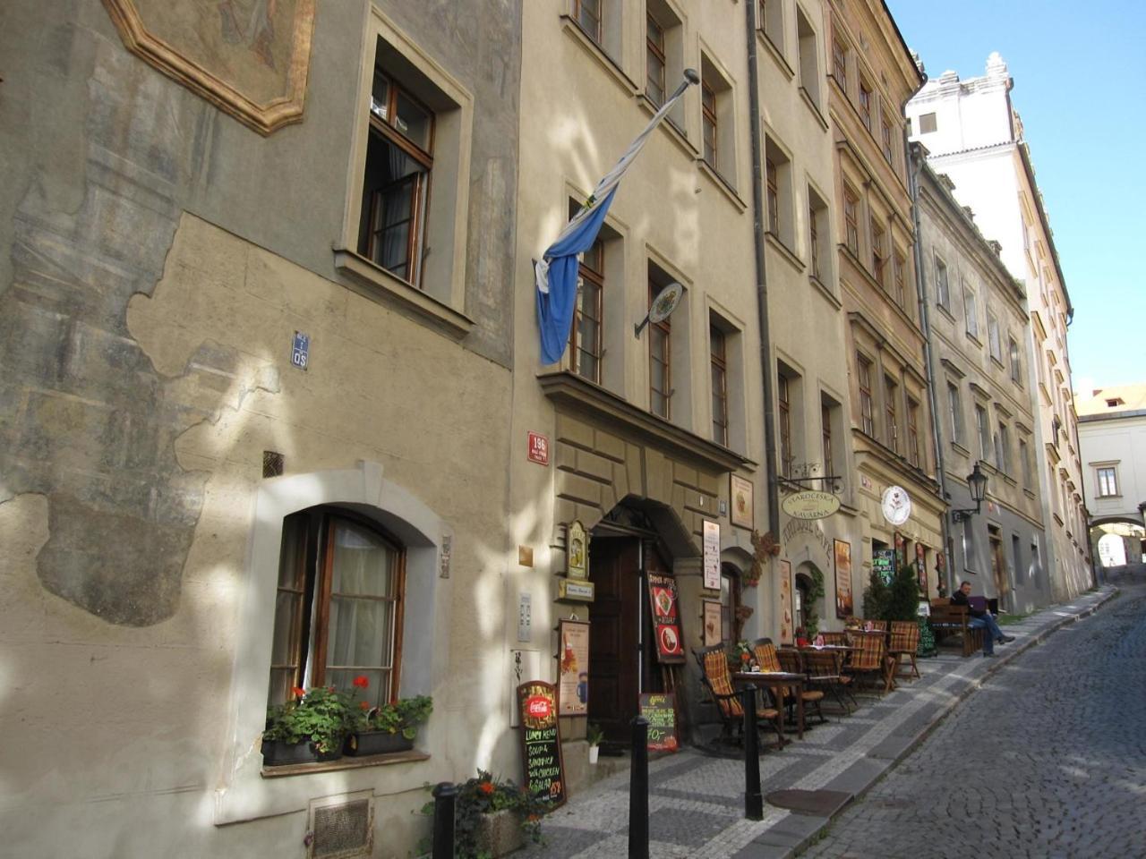 Apartment Thunovska *