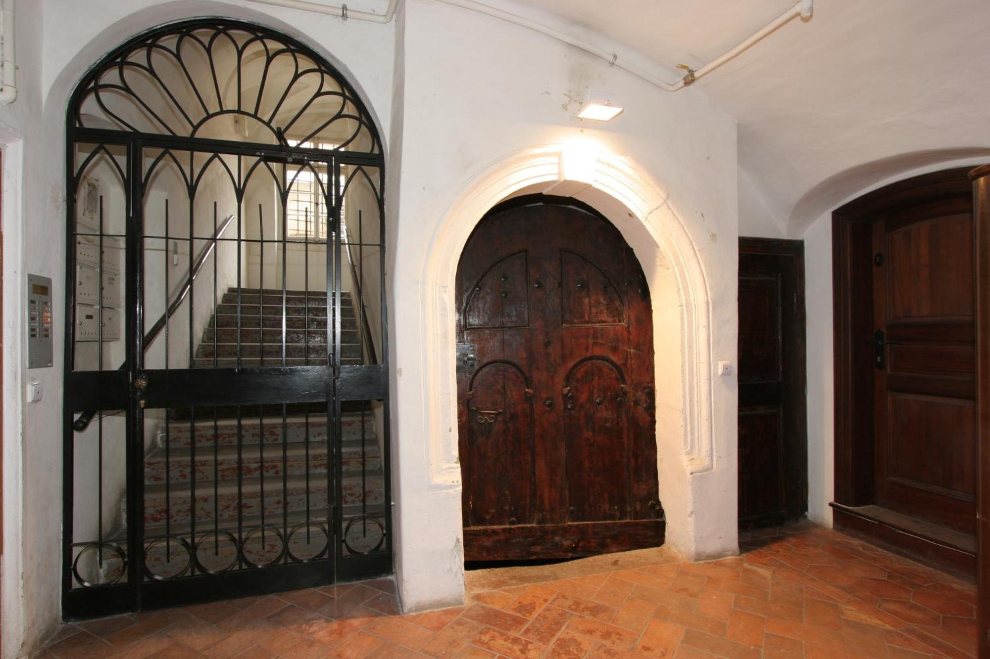 Thunovska Apartment