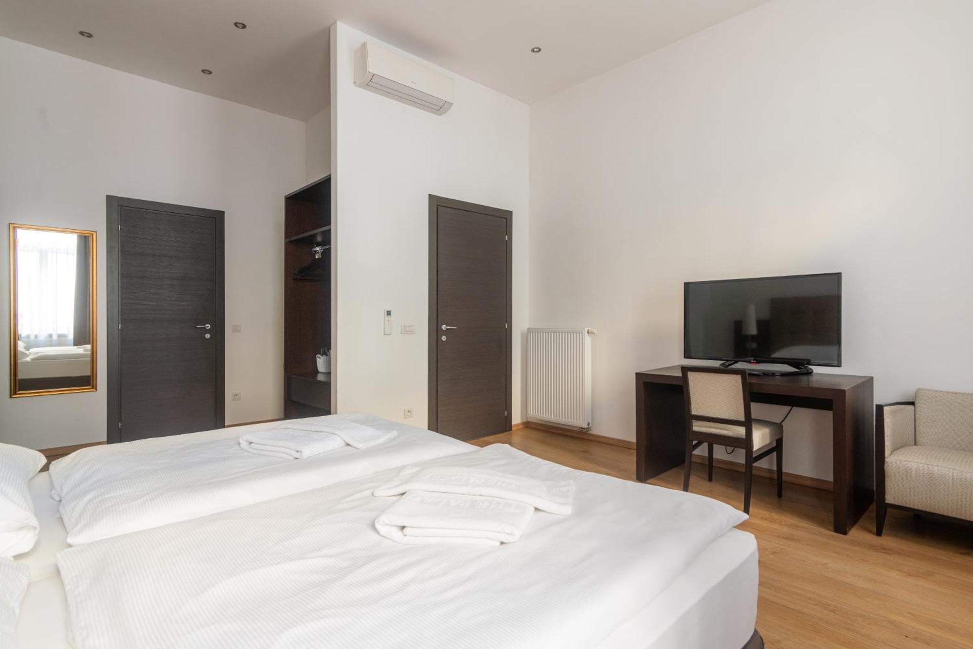 Riverside Palace Apartment Prag