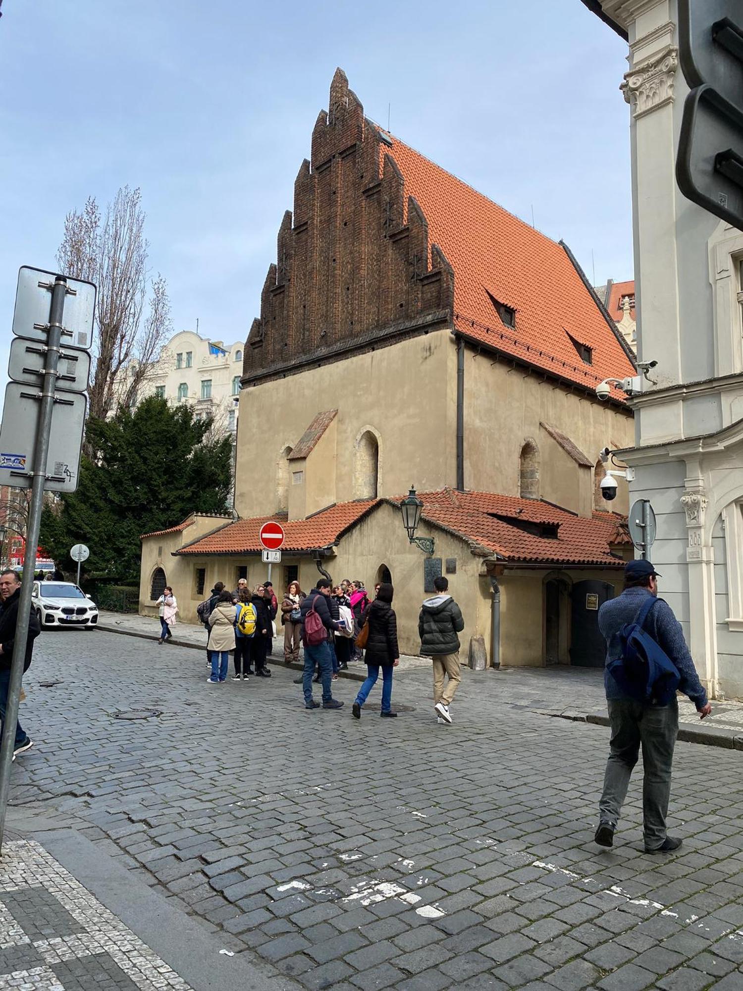 Golem Bed & Breakfast *