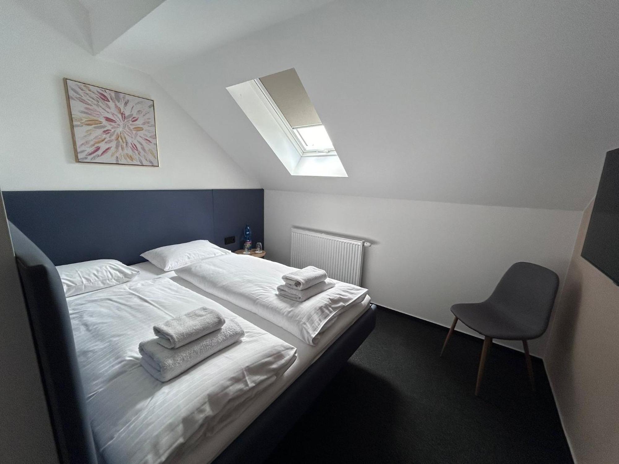 Golden Golem & Hotell Prag