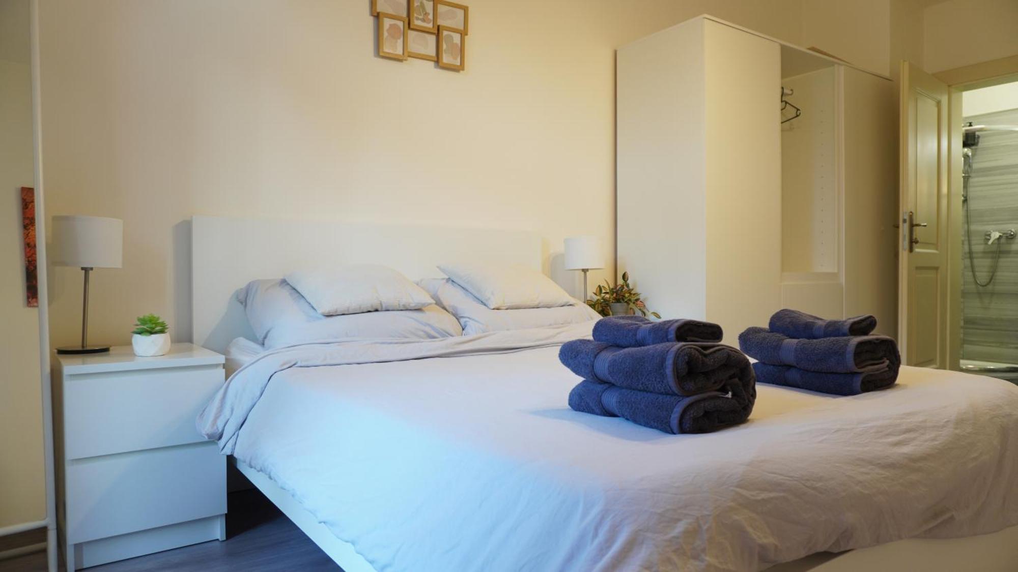 Apartment Flat With Balcony And Garage Prague