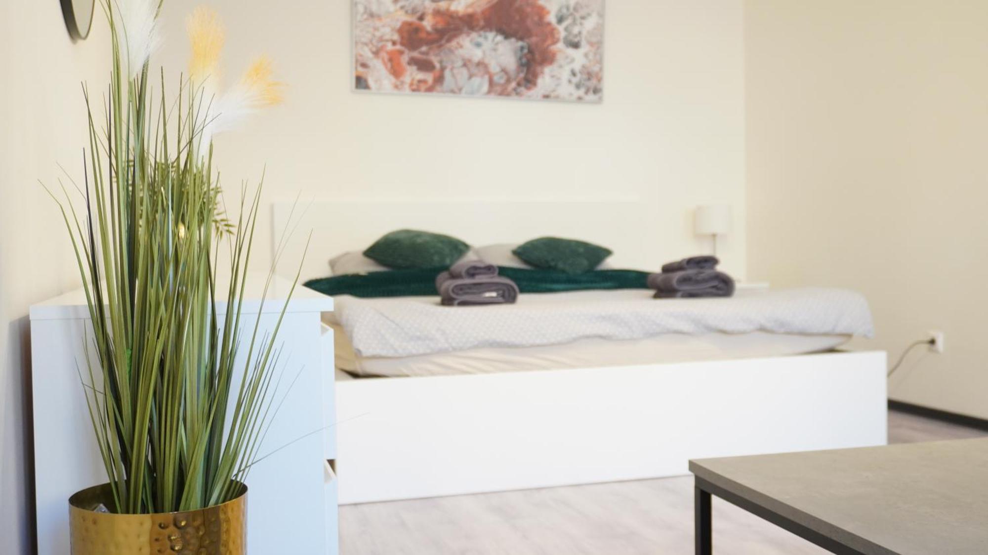 Flat With Balcony And Garage Apartment Prague