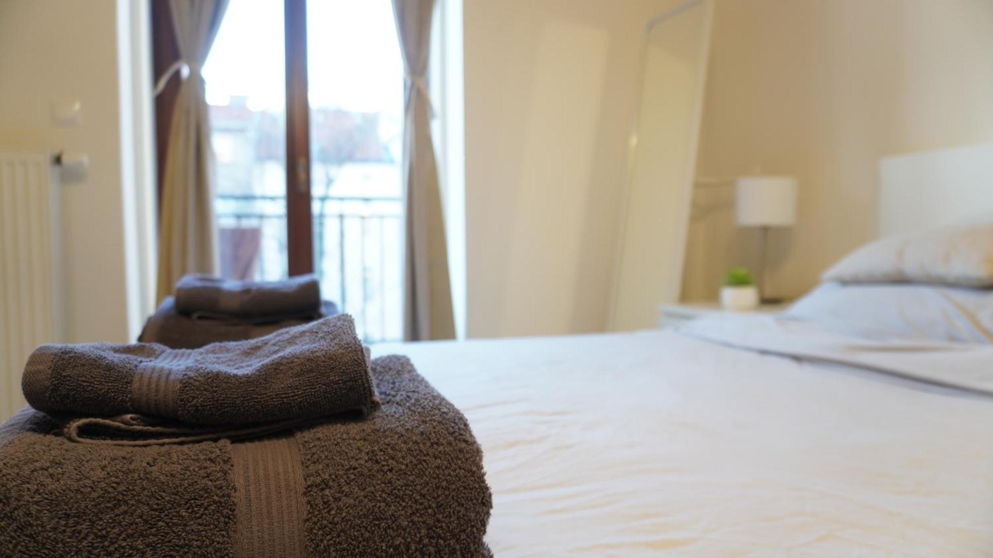 Flat With Balcony And Garage Praha