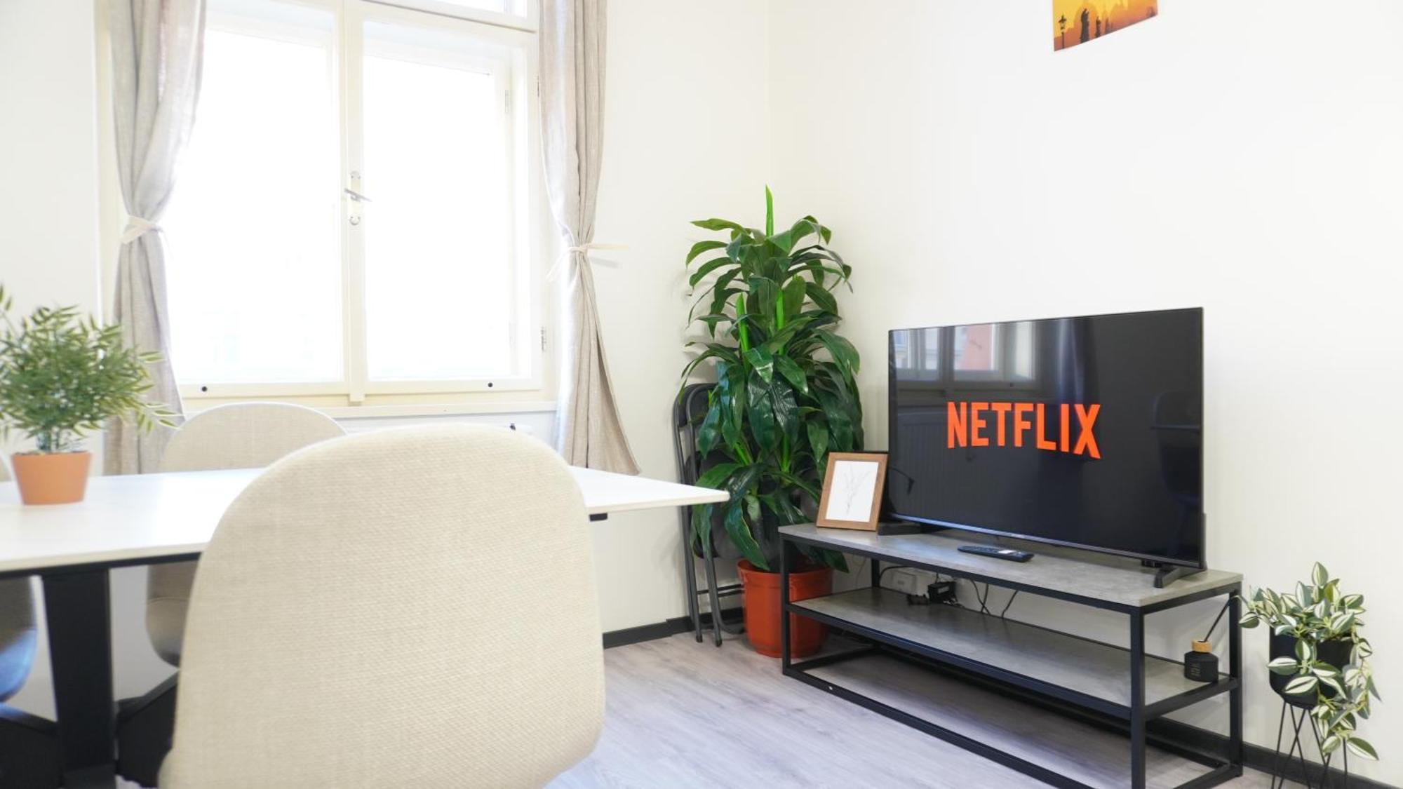 Flat With Balcony And Garage Praha