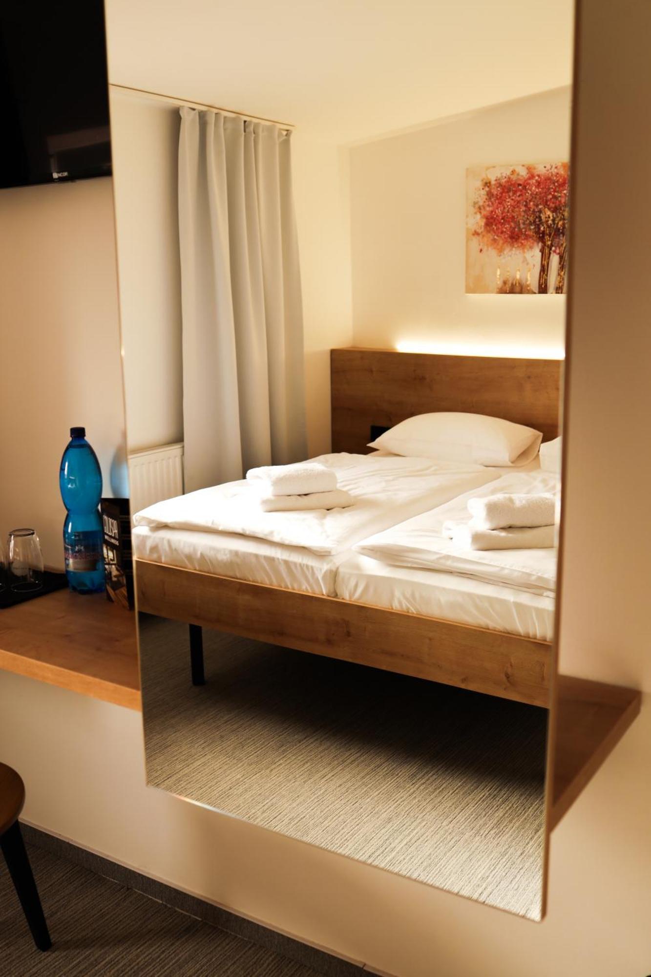 Hotel Golden Golem &