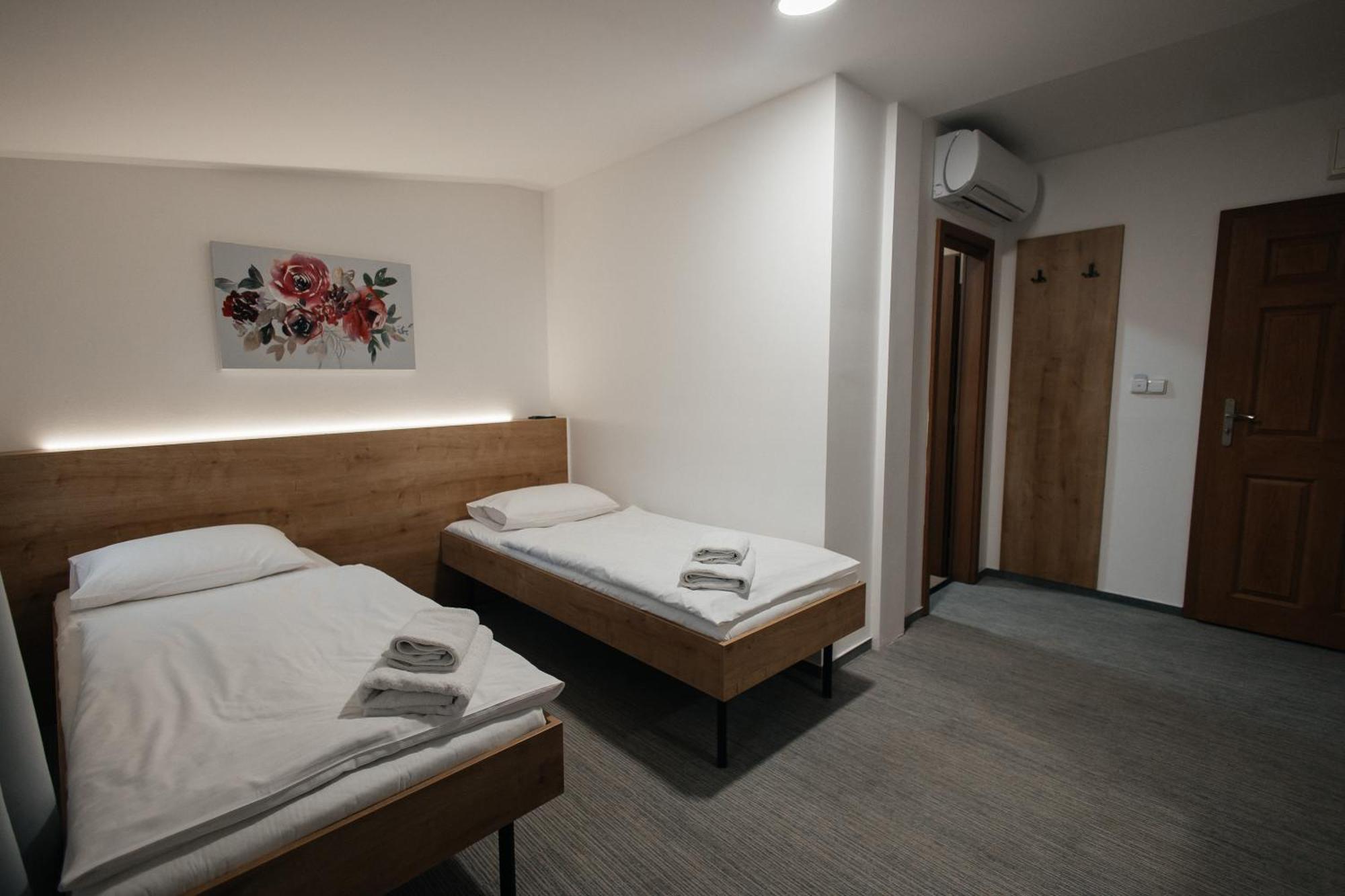 Golden Golem & Hotell 3*