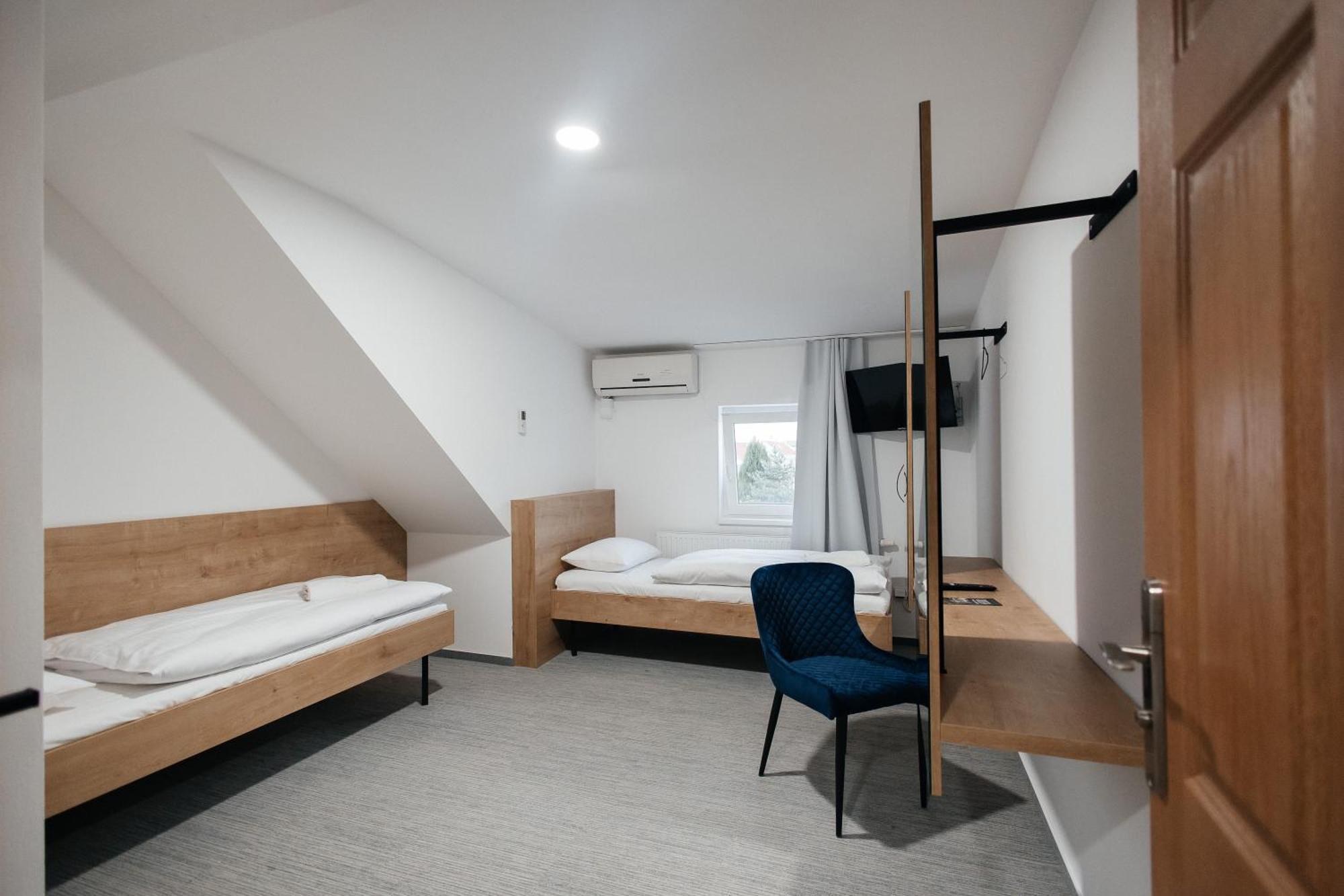 Golden Golem & Hotell 3*