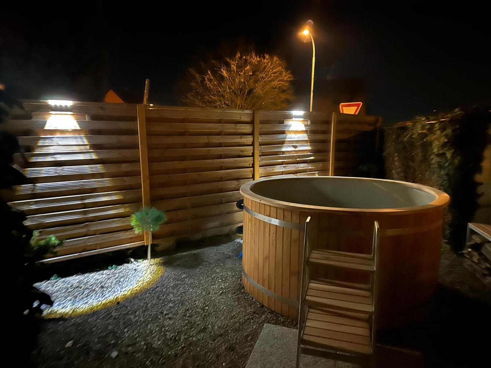 Hotel Golden Golem & 3*