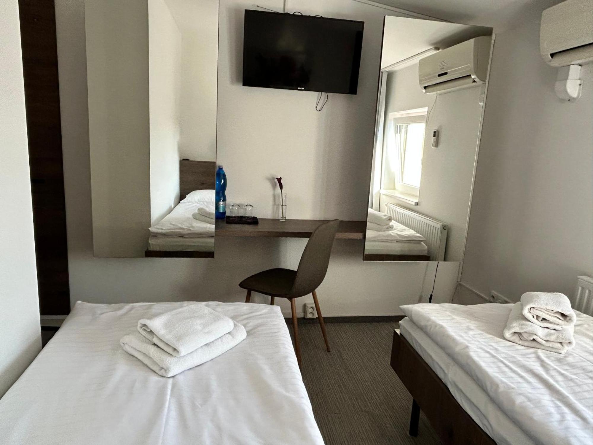 Hotell Golden Golem & Prag