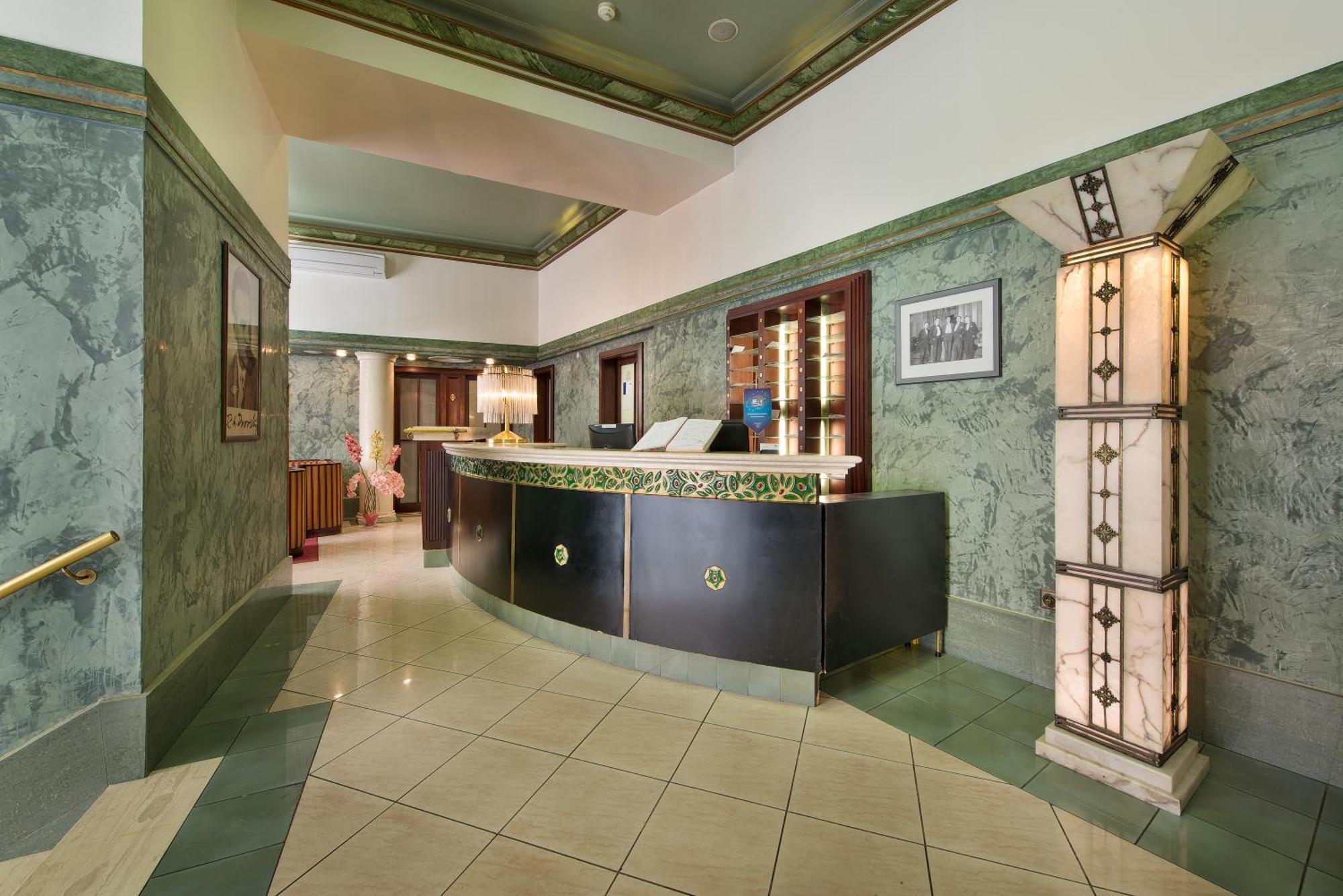Esprit Hotel