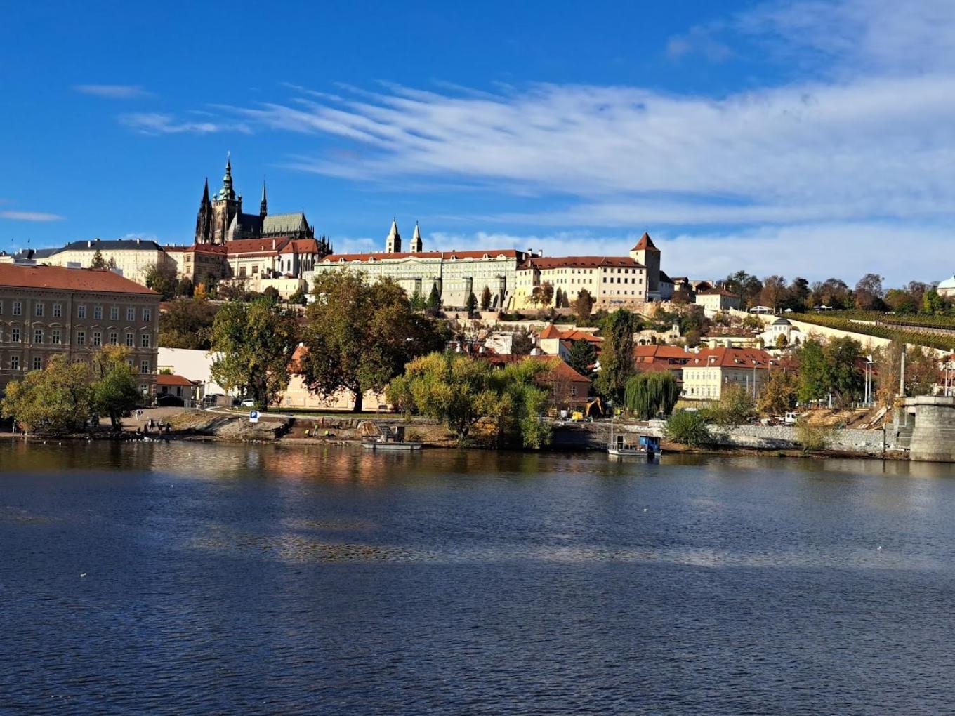 Lyly - Modern Apartment, Free Parking, Near The Metro Prag
