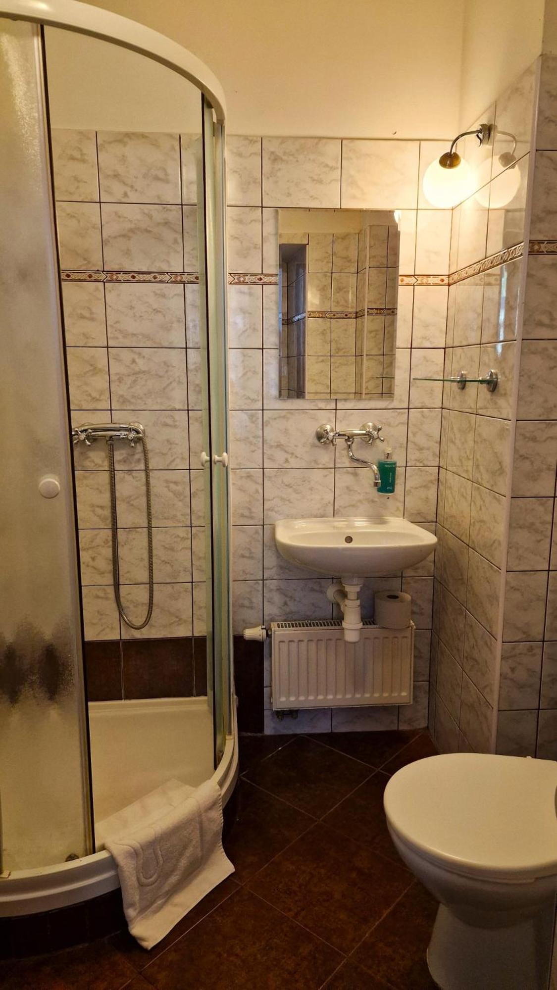 Aaron Hotel 3*
