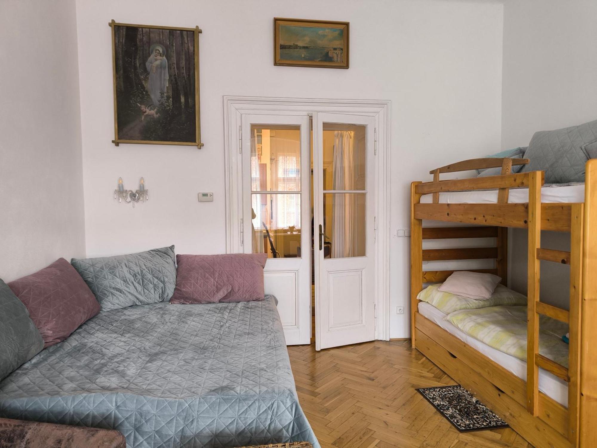 Valentinka Minutes Away From Charles Bridge Apartment Prague