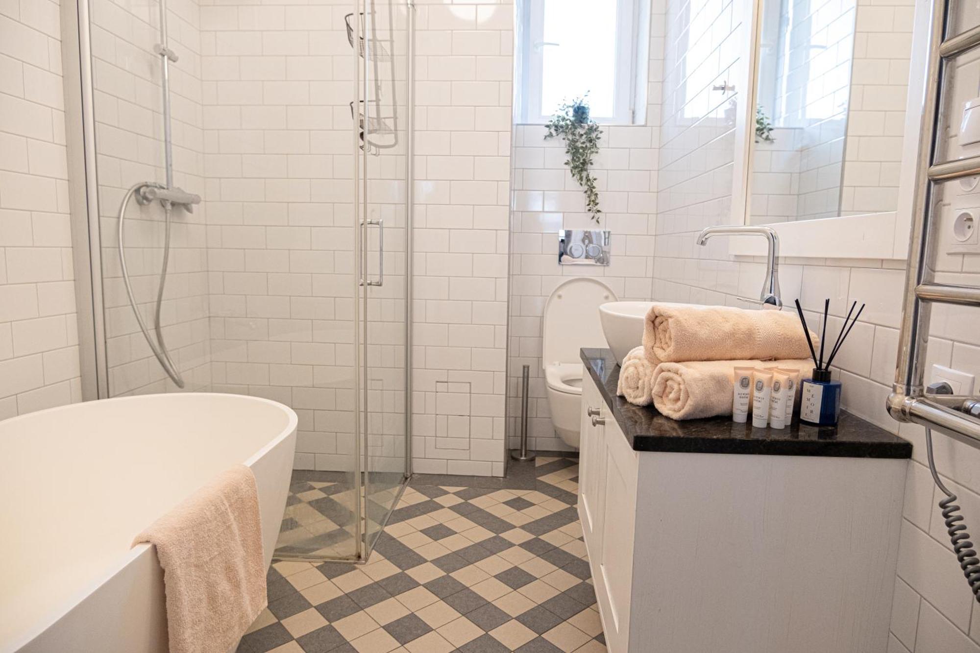 Spacious Near Castle * Prag