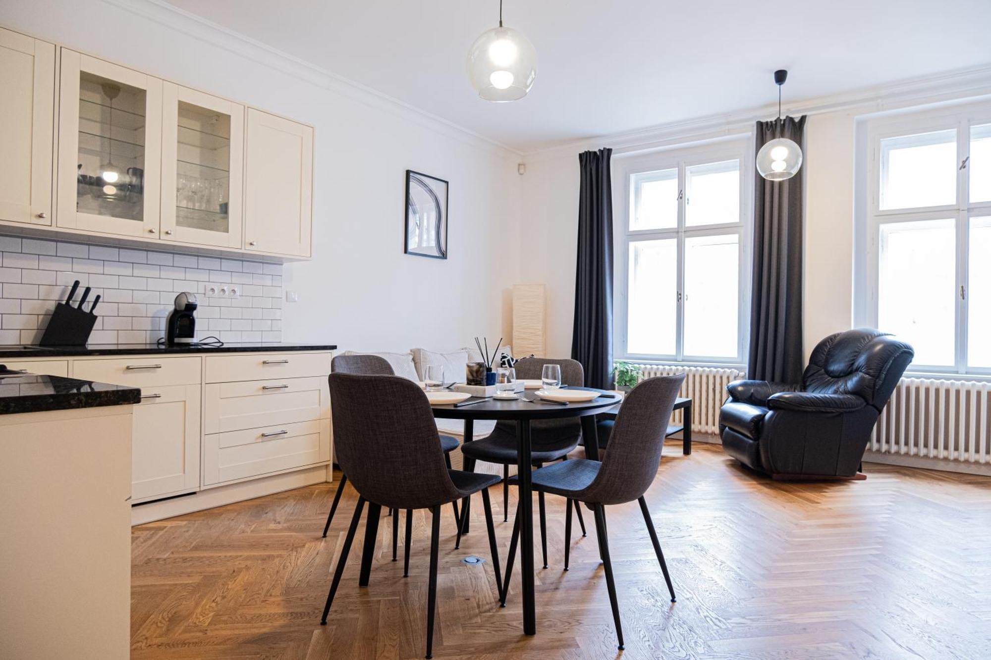 Spacious Near Castle *