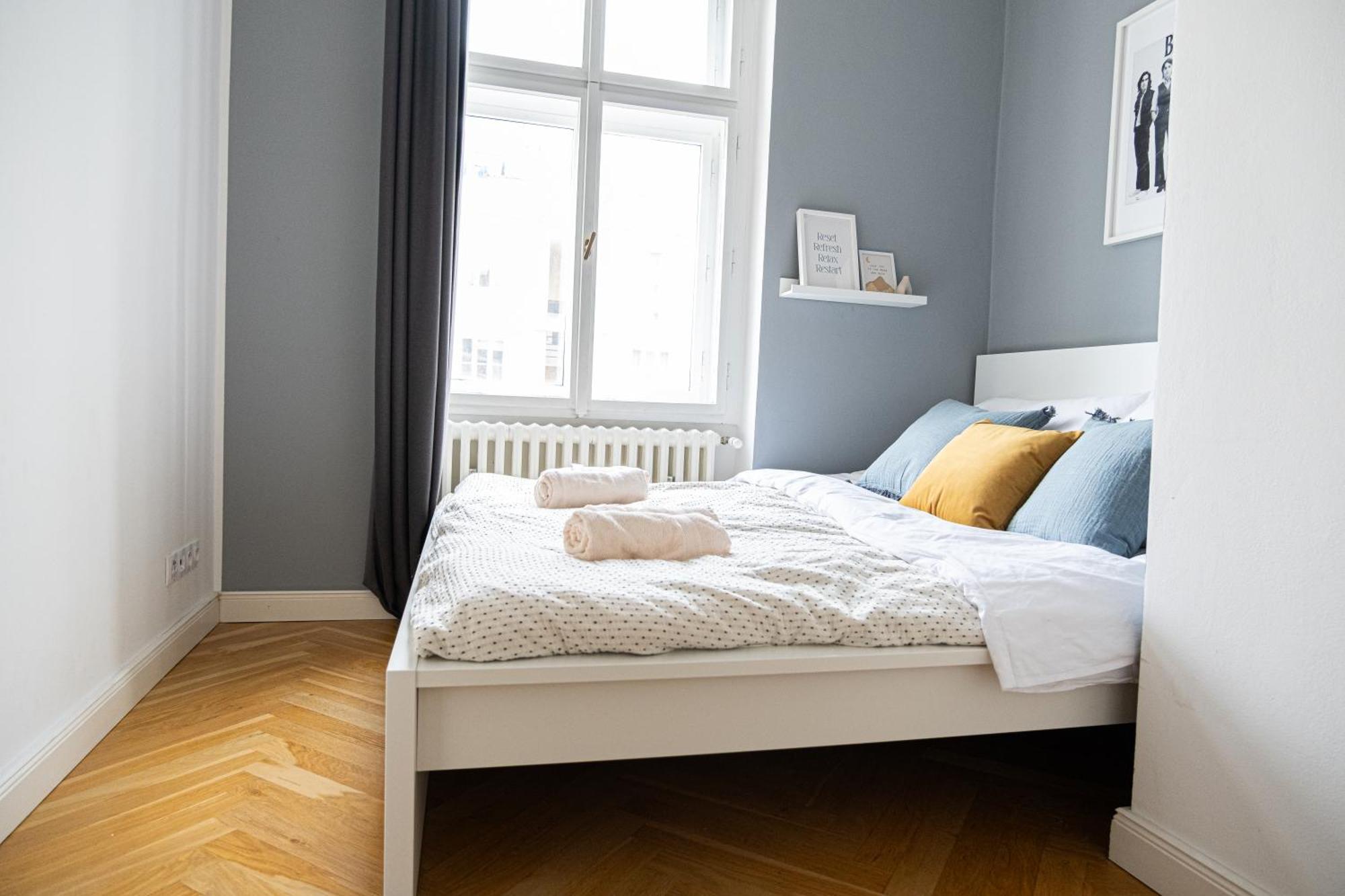 Spacious Near Castle * Prag