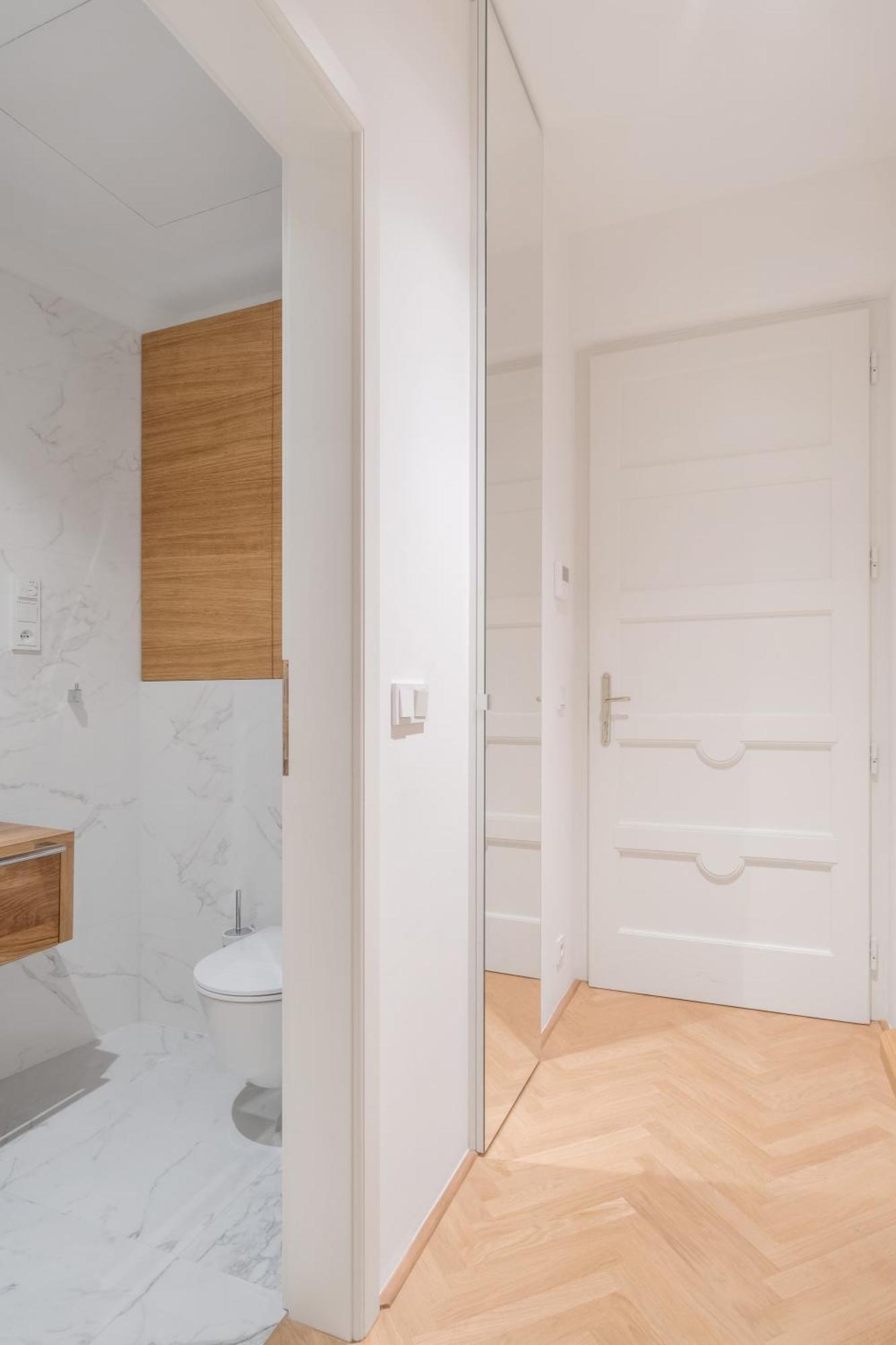 Days - Luxury In Hip Area - 