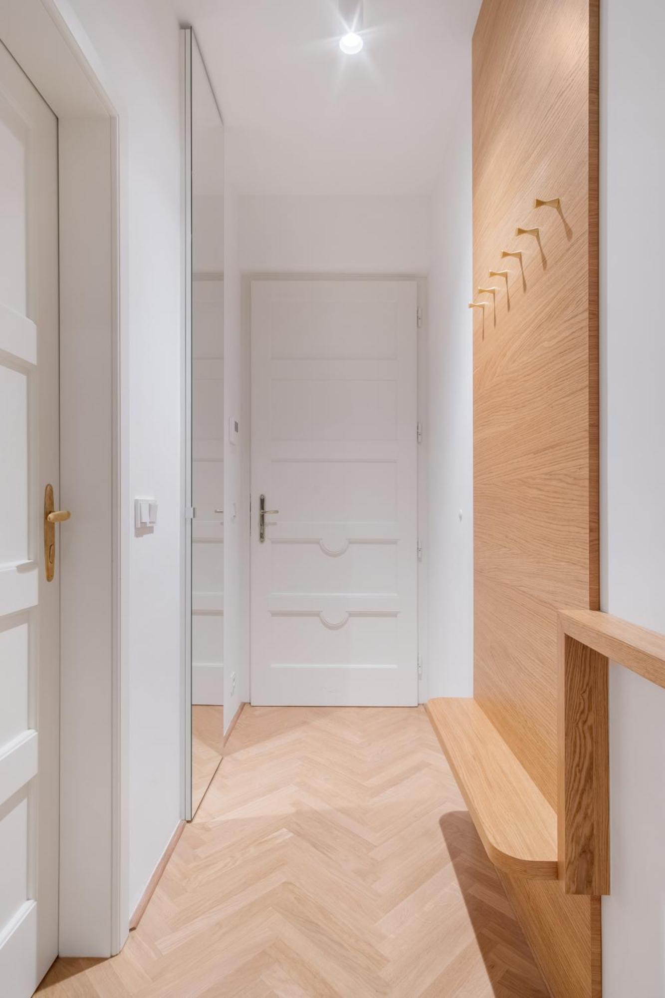 Days - Luxury In Hip Area - 