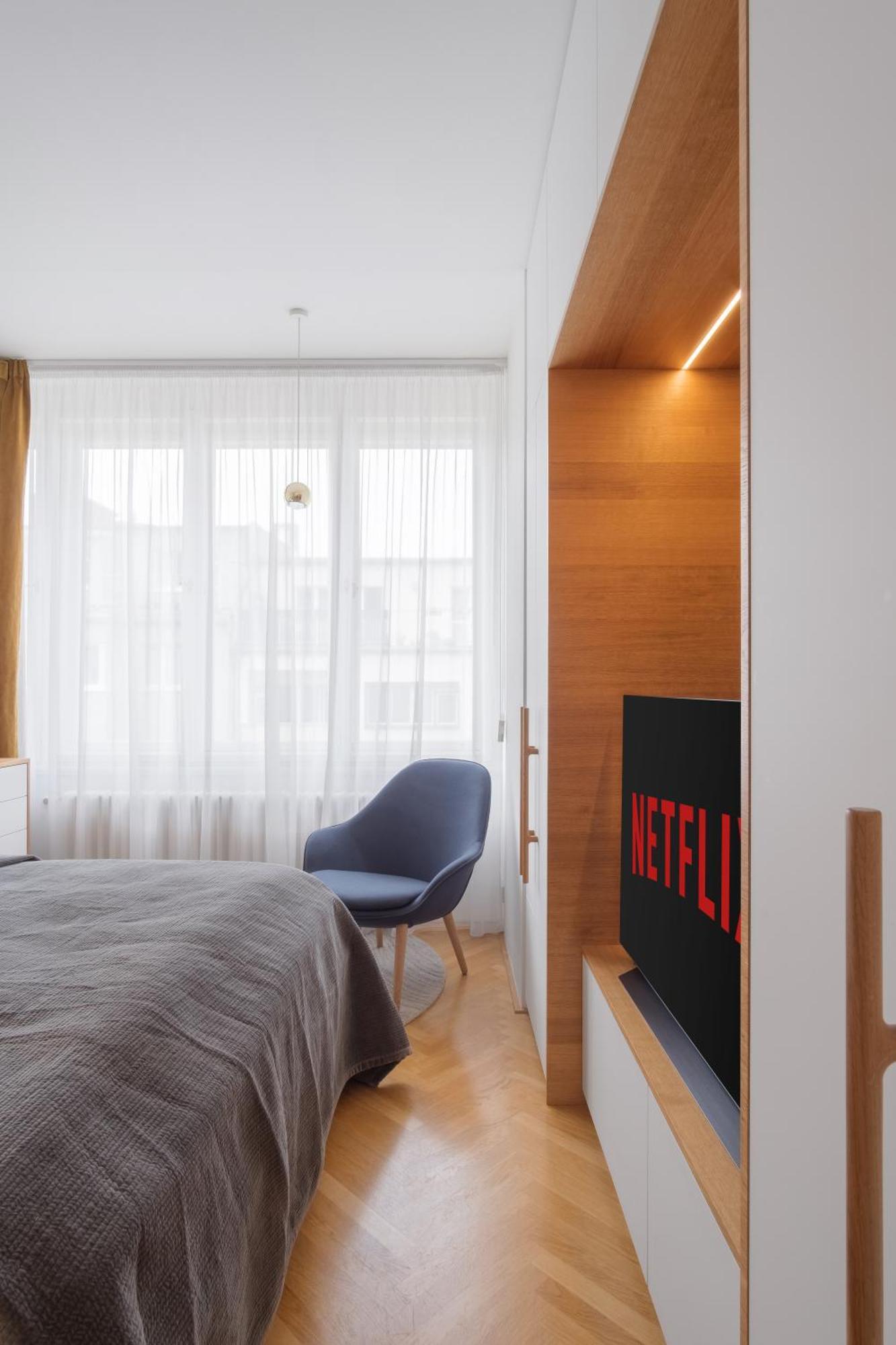 Days - Luxury In Hip Area - 